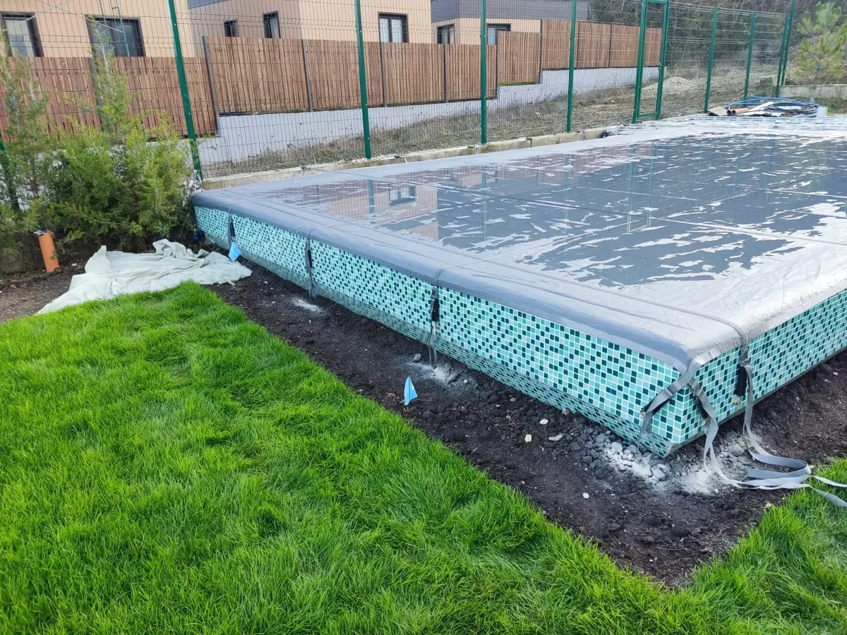 Батутное покрывало на бассейне в Магнитогорске